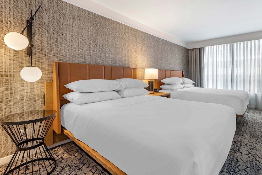 Sheraton Suites Old Town Alexandria - photo 13