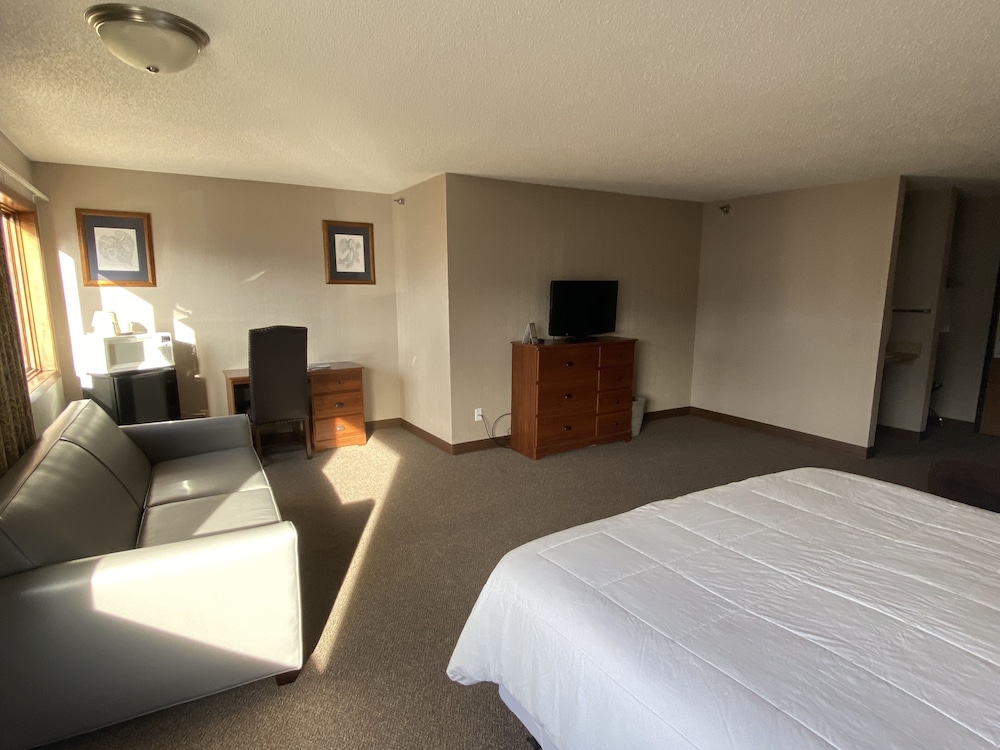 The Center Inn - photo 27