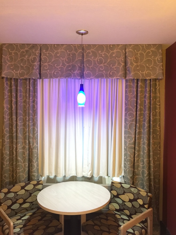 Americas Best Value Inn Garden City - photo 13