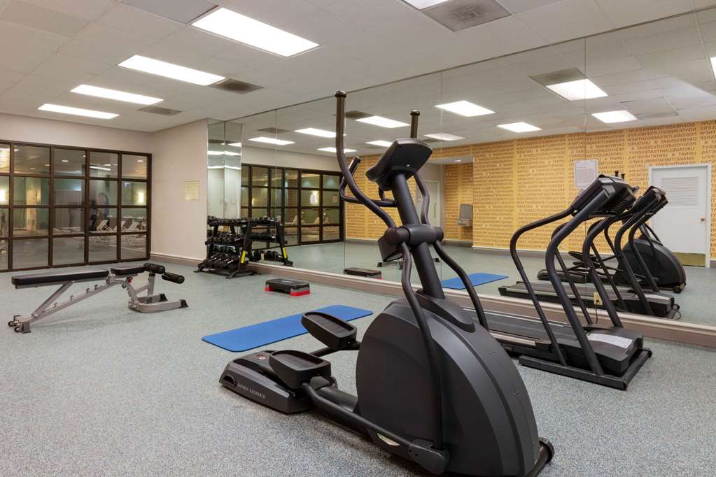 La Quinta Inn & Suites by Wyndham Secaucus Meadowlands - photo 8