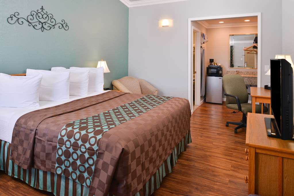 Americas Best Value Inn Los Banos - photo 10