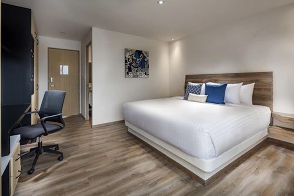 Room Hotel & Suites in Puebla, Mexico