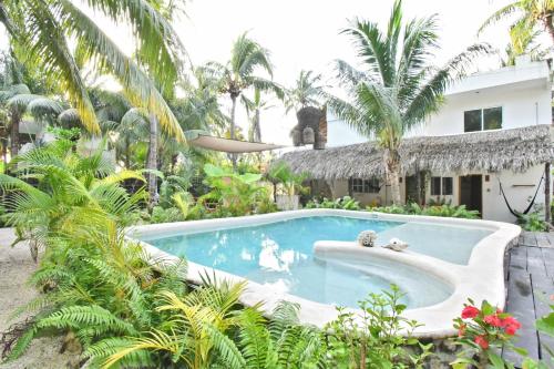 Casa Maria Bonita Hotel Restaurant El Cuyo By Spot Rentals — El Cuyo