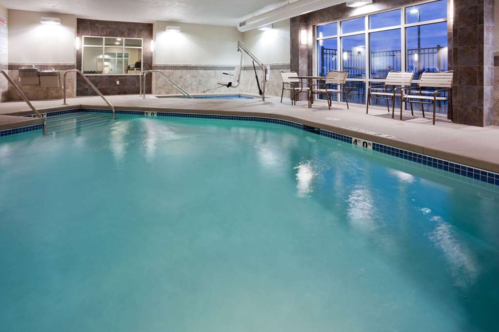 AmericInn by Wyndham Waupun - photo 7