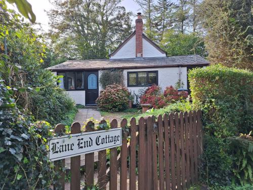 Lane End Cottage Honiton — 4-Star Luxury Hotel in Honiton, United Kingdom