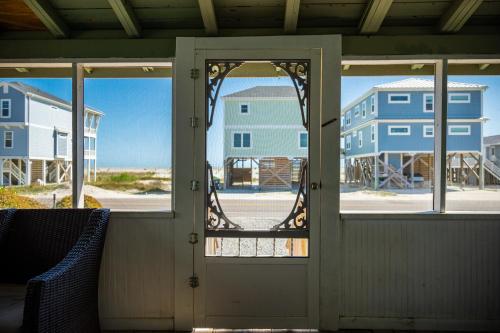 Jerseys Shore by Oak Island Accommodations - photo 43