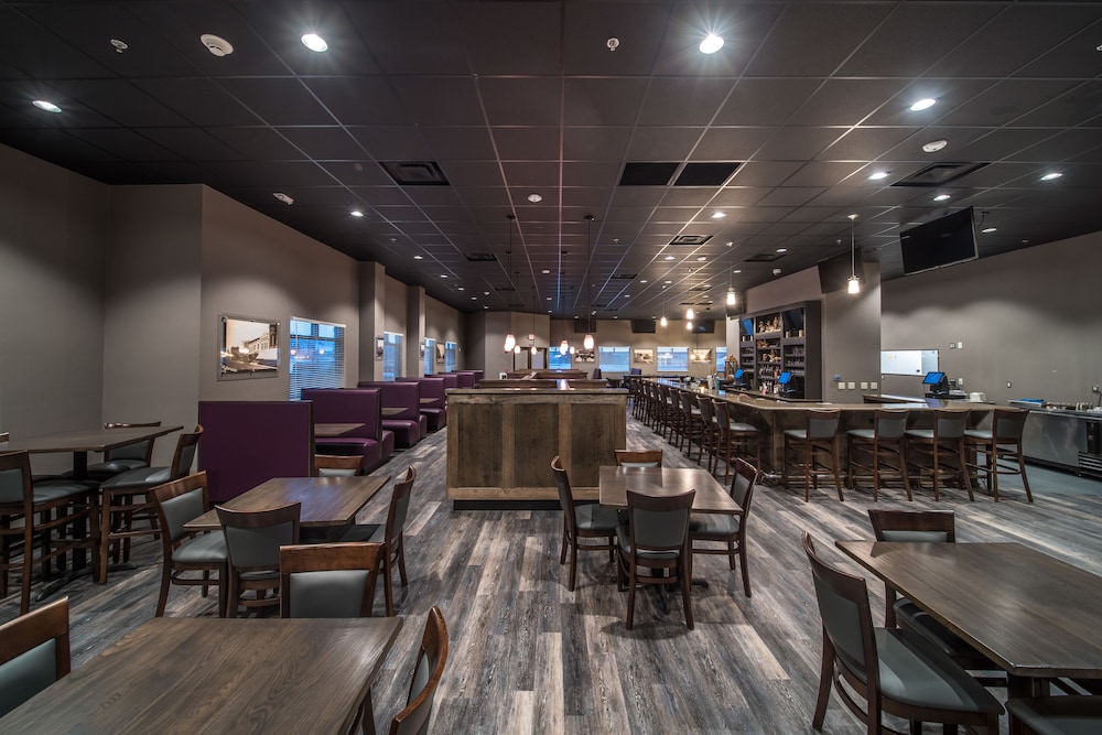 Astoria Hotel and Event Center - photo 29