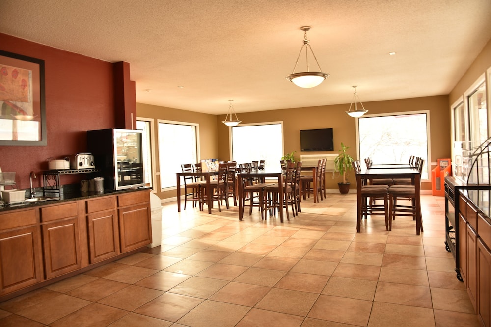 Super 8 by Wyndham Rapid City Rushmore Rd - photo 10