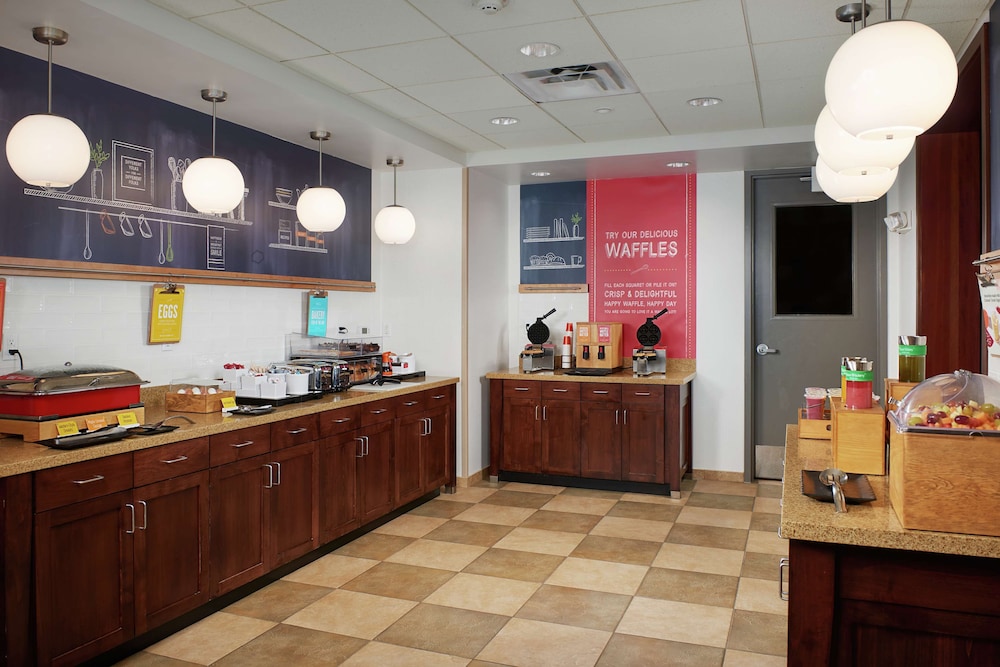 Hampton Inn & Suites Salem OR - photo 27