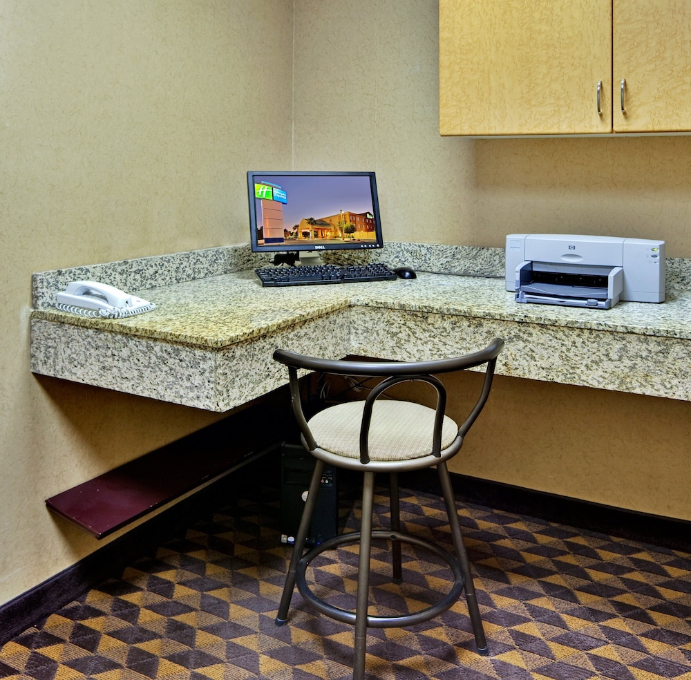 Holiday Inn Express Las Vegas Nellis by IHG - photo 21