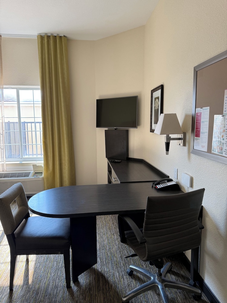 Candlewood Suites Cotulla by IHG - photo 8