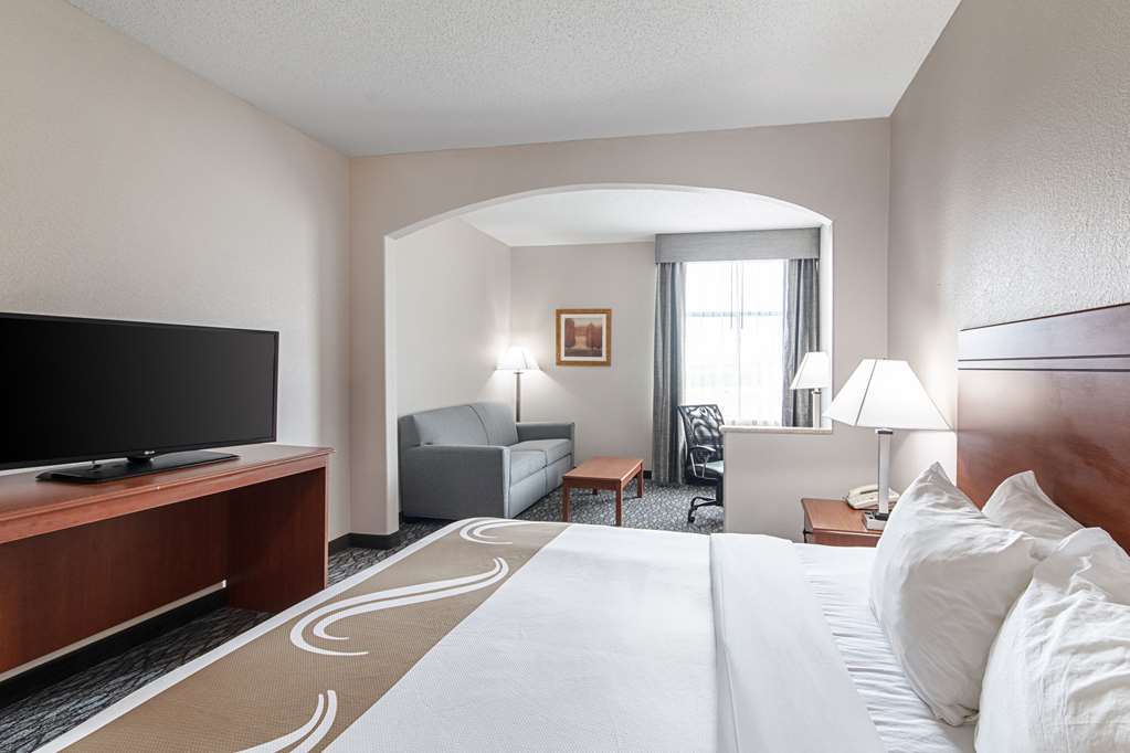 Quality Suites Austin South St. Elmo District - photo 17