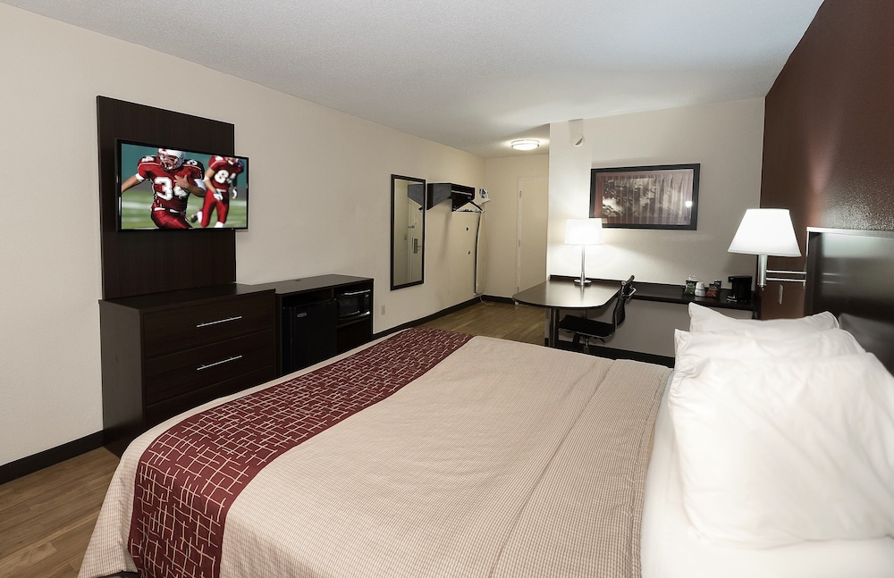 Red Roof Inn Toledo Maumee - photo 16