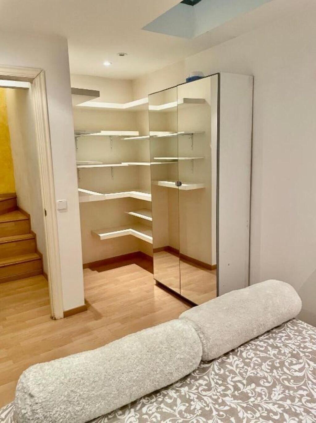 Acogedor Duplex Barrio Del Pilar — 4-Star Luxury Hotel in Madrid, Spain