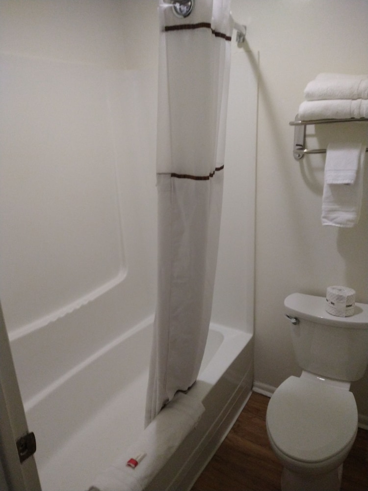 Travelodge by Wyndham Salina - photo 20