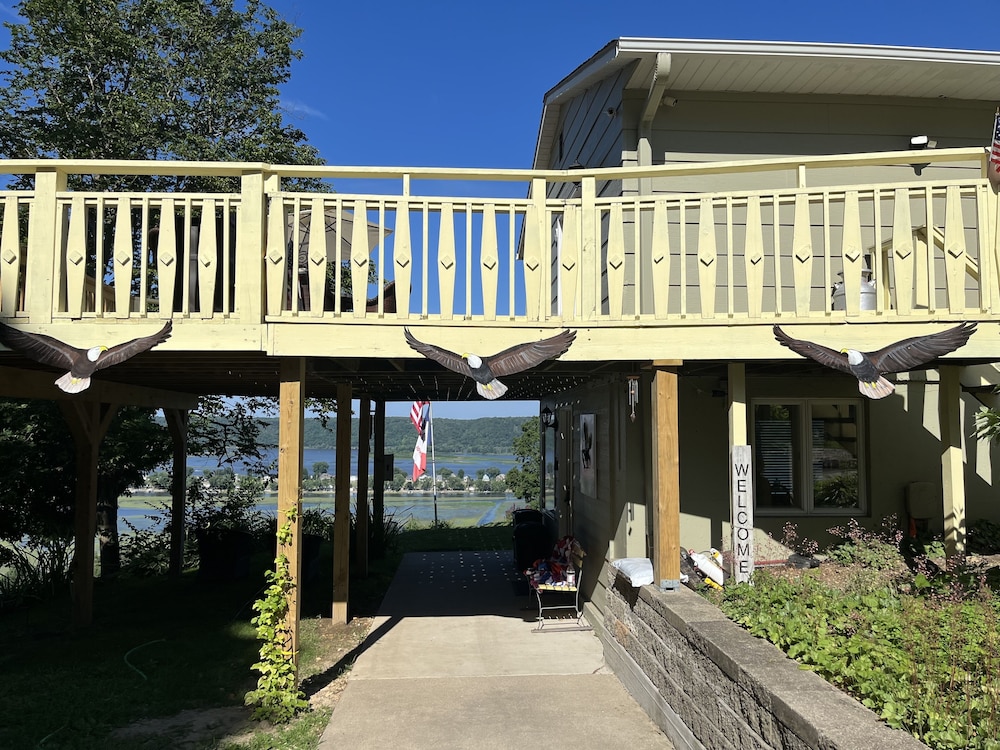 Eagle View Motel & Retreat - photo 12