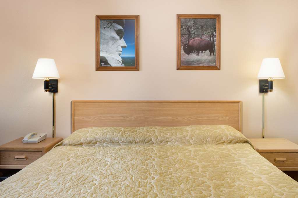 Super 8 by Wyndham Hot Springs - photo 17