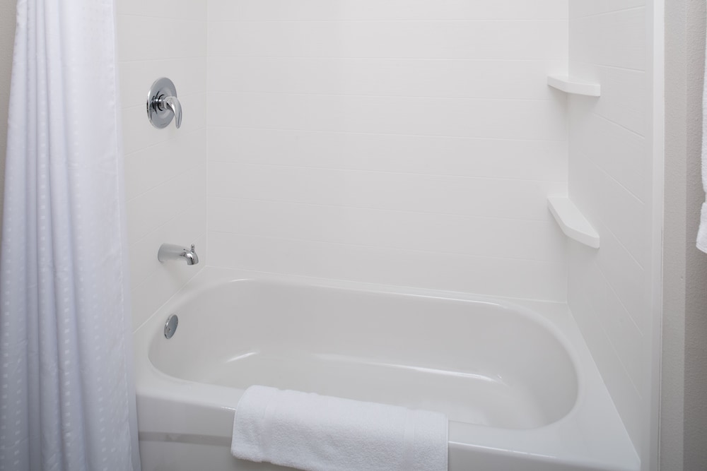 Holiday Inn Express & Suites Kingdom City by IHG - photo 15