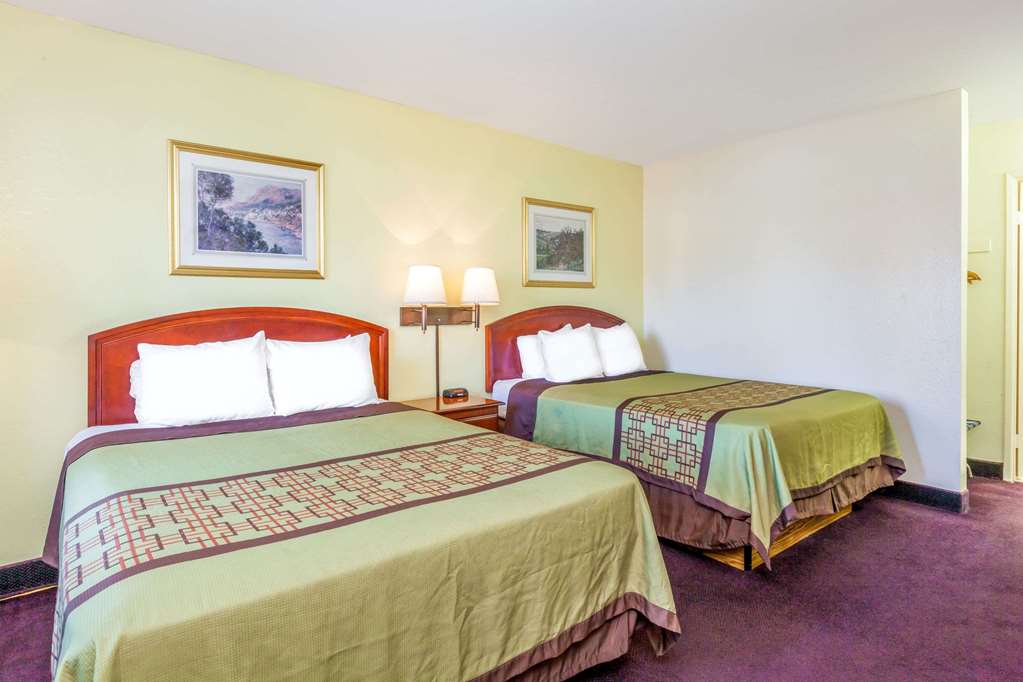 Super 8 by Wyndham Bakersfield Central - photo 11