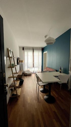 Welkhom Bocconi 1 Bdr — 4-Star Luxury Hotel in Milan, Italy