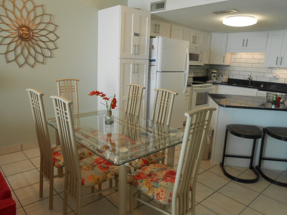 1205 Waters Edge Resort 1 Bedroom Condo by Redawning - photo 4