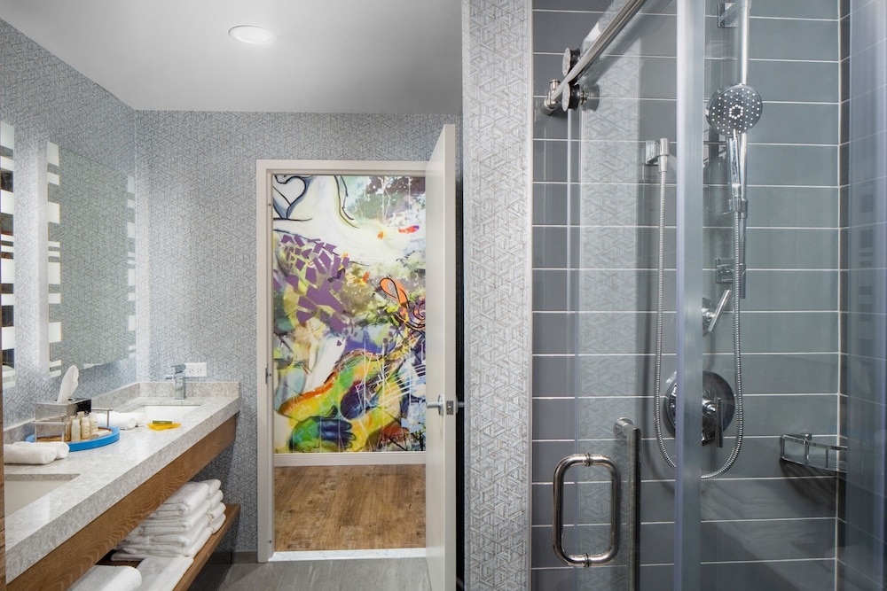 Hotel Indigo Gainesville Celebration Pointe by IHG - photo 10