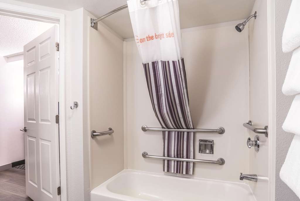 La Quinta Inn & Suites by Wyndham Flagstaff - photo 26