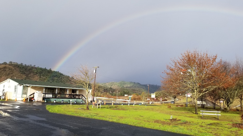 Quick Stop Motel - photo 3