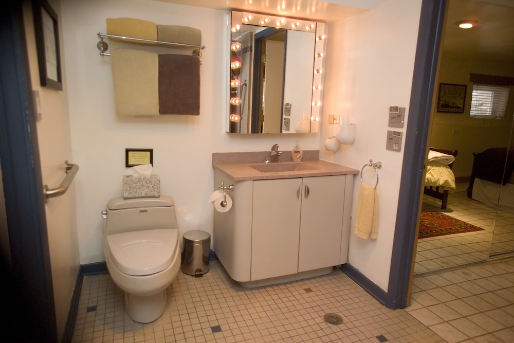 Ray's Bucktown B&B - photo 29