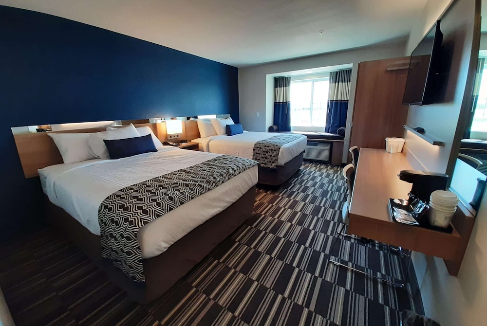 Microtel Inn & Suites by Wyndham Loveland - photo 13