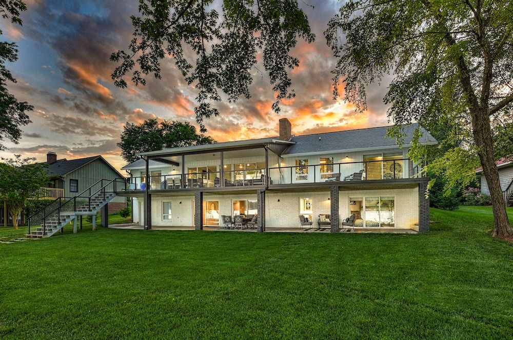 Southern Sunrise in Mooresville, United States