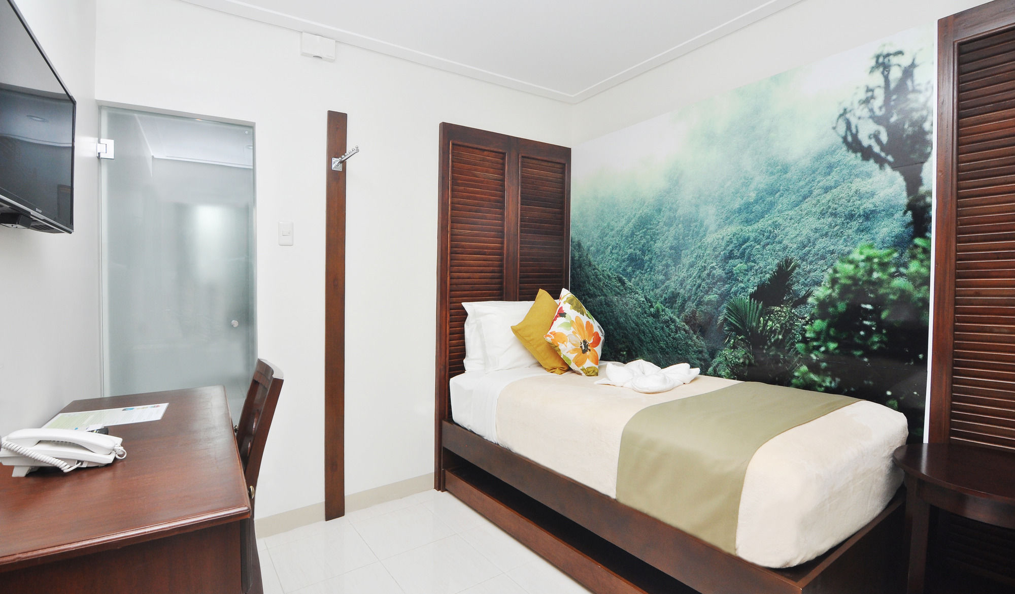 717 Cesar Place Hotel in Tagbilaran City, Philippines