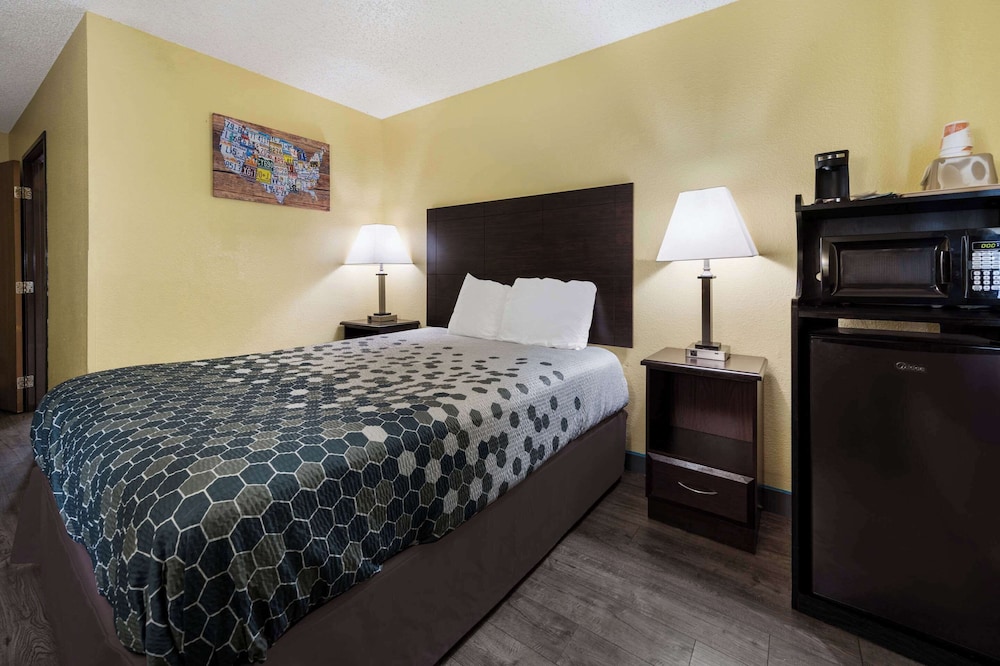 Econo Lodge Spotsylvania Town Center - photo 45