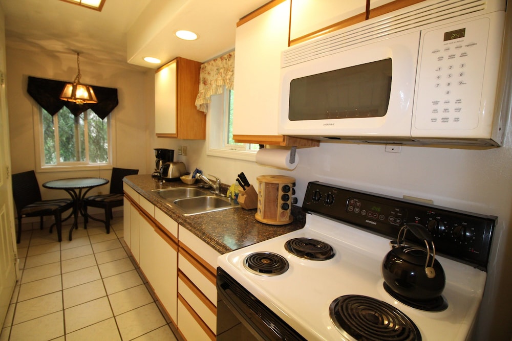 Abbey Archway Inn - photo 20
