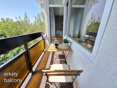 Kavics Apartman Tata — 4-Star Luxury Hotel in Tata, Hungary