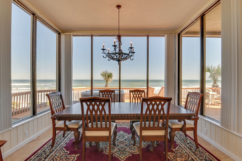 Oceanfront Escape on Wilbur Beach — hotel in Port Orange