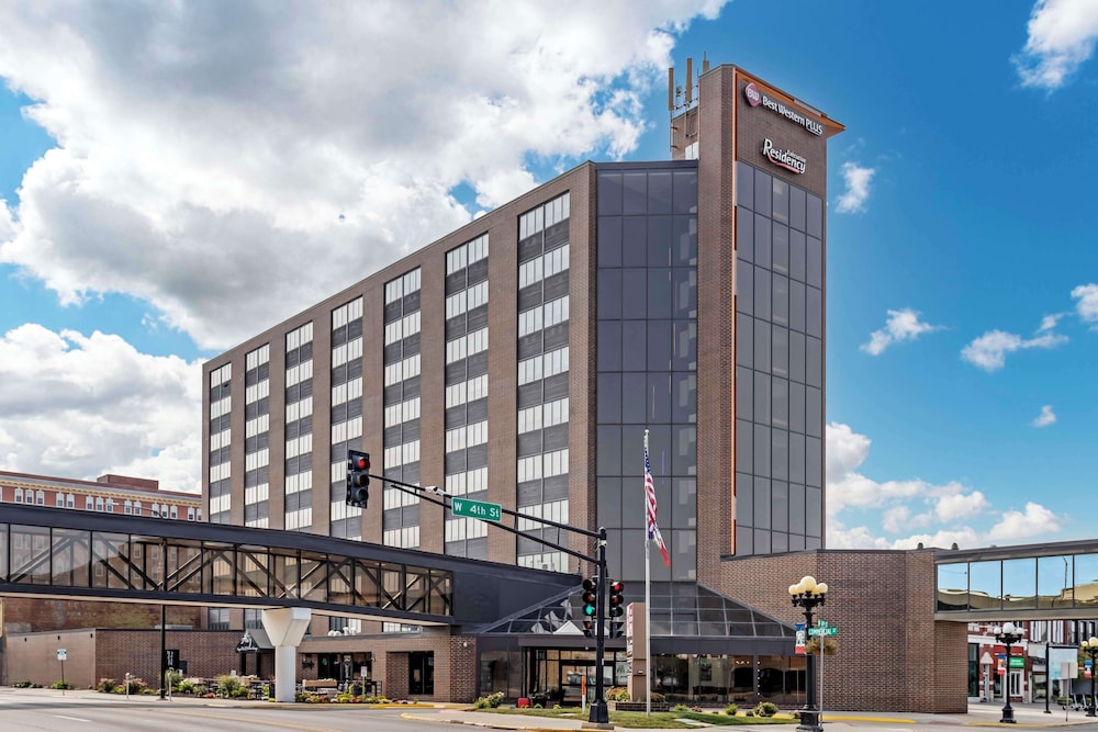 Best Western Plus Executive Residency Waterloo & Cedar Falls - featured photo