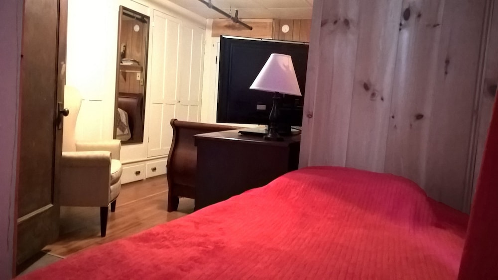 The Baseball Hotel - photo 131