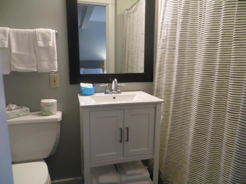 Brio Beach Inn - photo 28