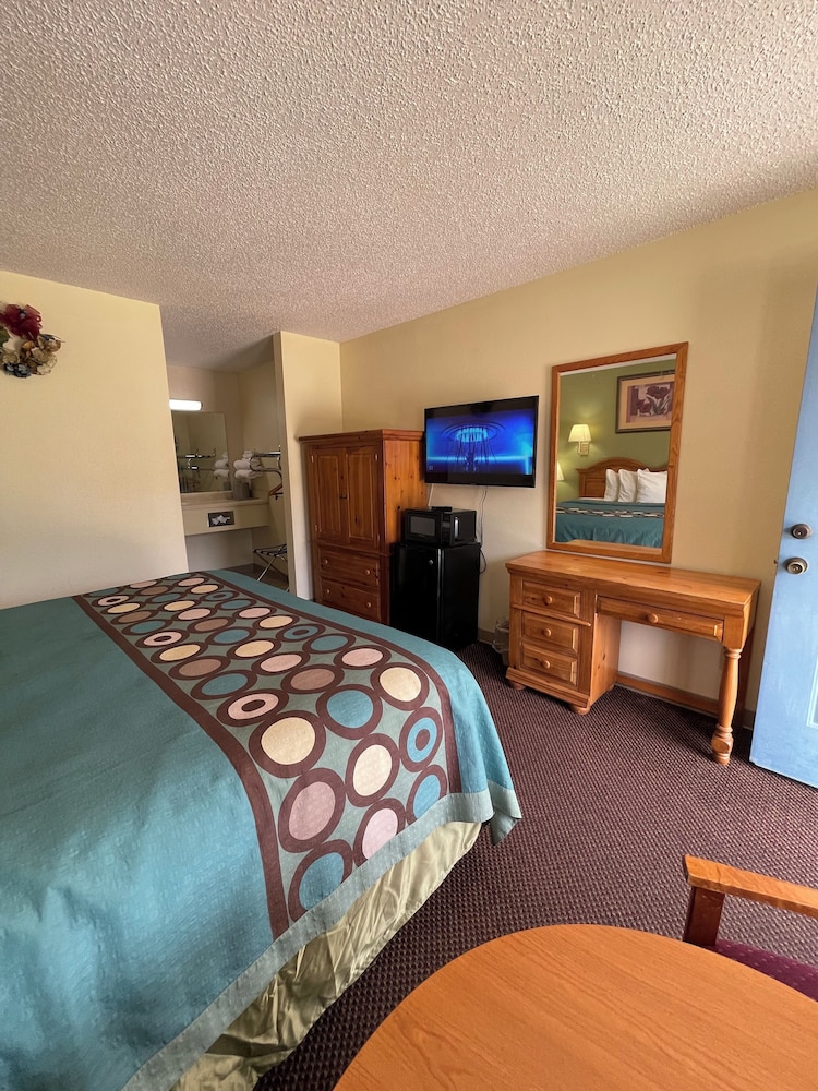 Executive Inn Of Mountain Home - photo 18