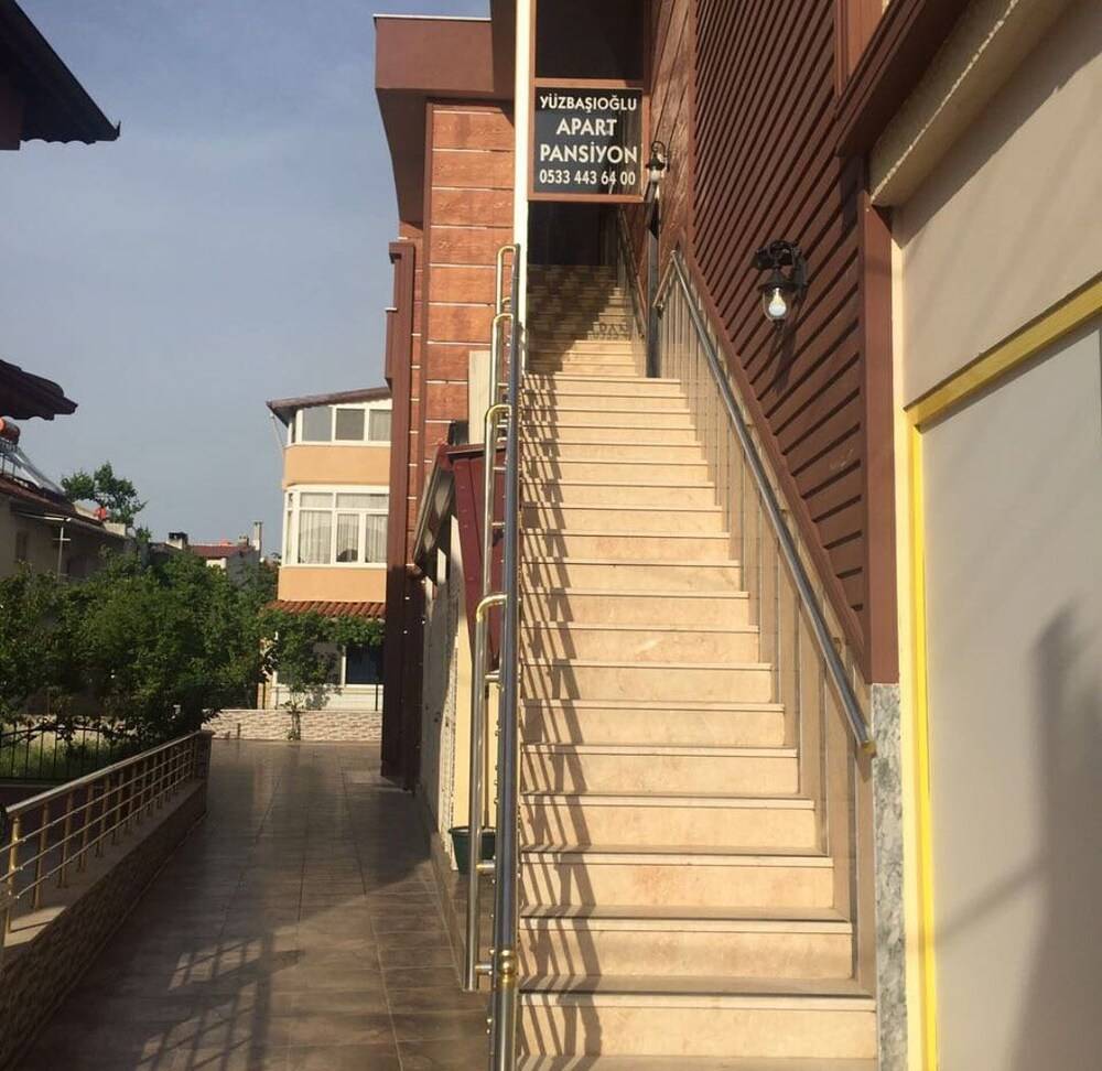 Yuzbasioglu Apart Otel in Burhaniye, Turkey