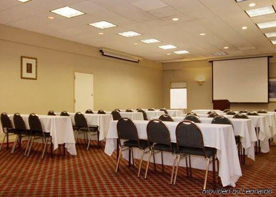 Clarion Hotel & Suites Conference Center - photo 10