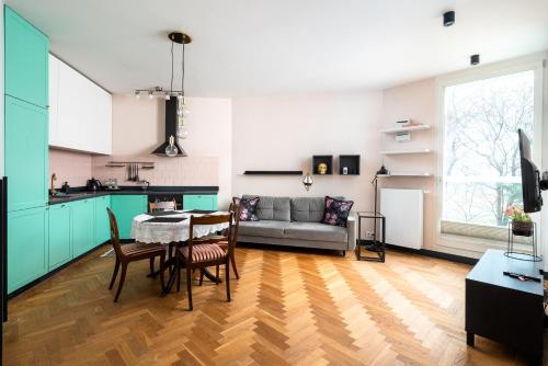 Bobrowiecka Cosy Apartment by BookingHost — 4-Star Luxury Hotel in Warsaw, Poland