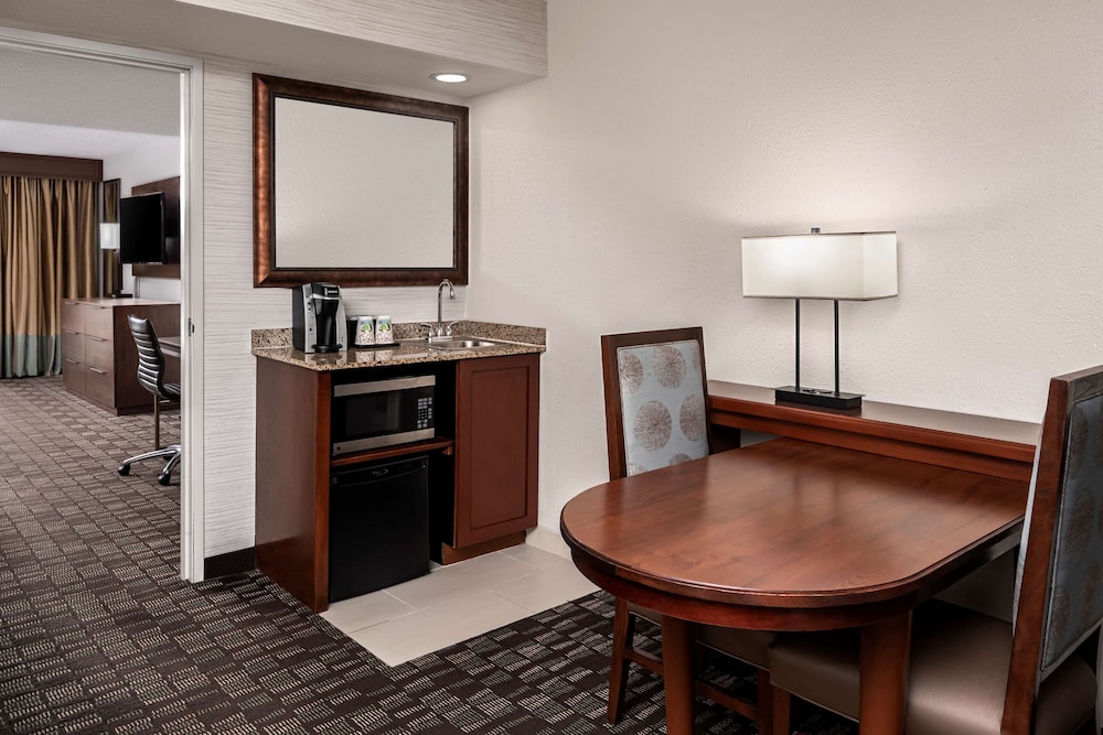 Embassy Suites by Hilton Nashville Airport - photo 16