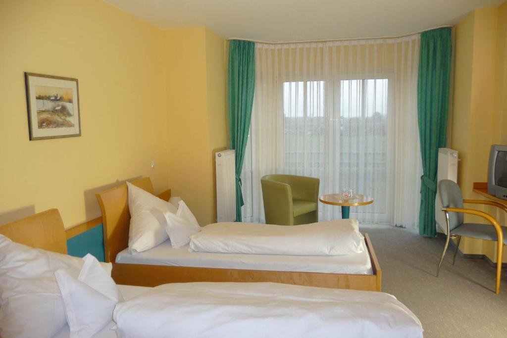 Hotel Bachwiesen — Langensendelbach — photo 2