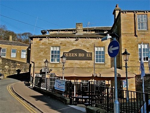 Queen Hotel — hotel in Todmorden