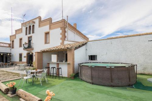 Masia Cal Vies — hotel in Vilanova I La Geltru