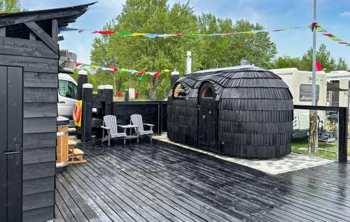 Stunning Ship In Biddinghuizen — hotel in Biddinghuizen