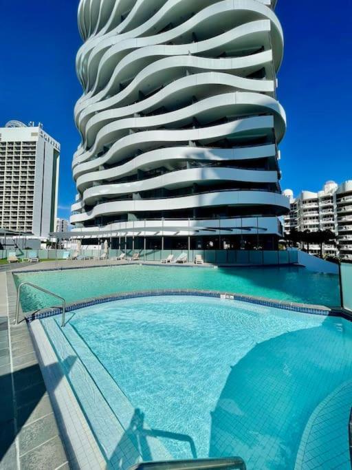 The Wave 2404 — 4-Star Luxury Hotel in Gold Coast, Australia