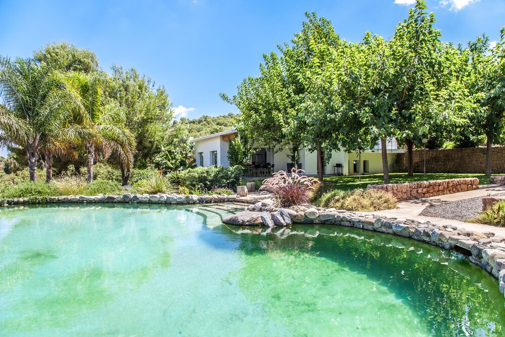 Cubo's Villa el Tejar — 4-Star Luxury Hotel in Alhaurin El Grande, Spain